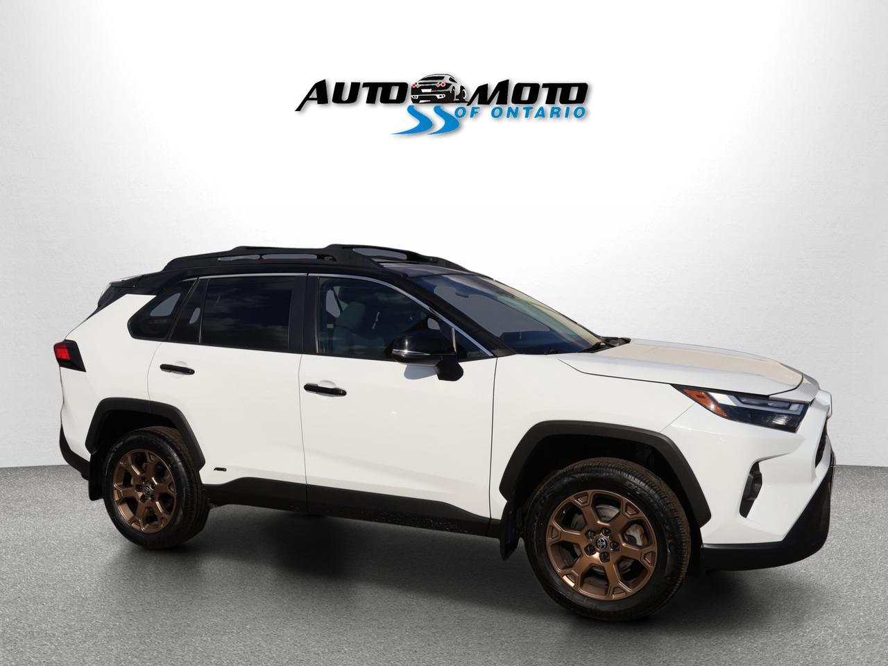 2024 Toyota RAV4 Hybrid XLE WOODLAND AWD *ACCIDENT FREE*ONE OWNER*TOYOTA MAINTAIN* Photo