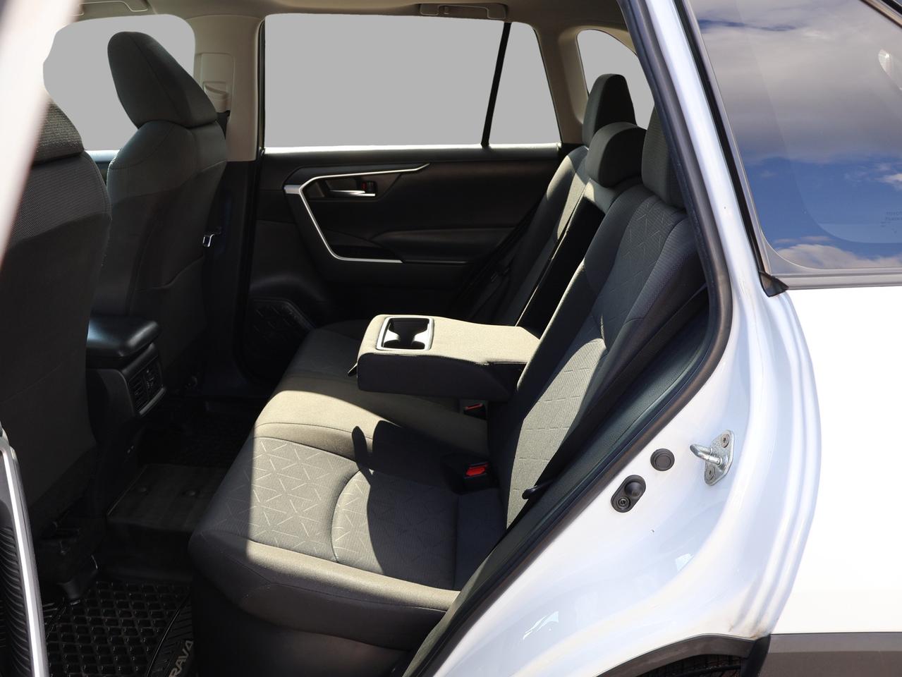 2024 Toyota RAV4 Hybrid XLE WOODLAND AWD *ACCIDENT FREE*ONE OWNER*TOYOTA MAINTAIN* Photo