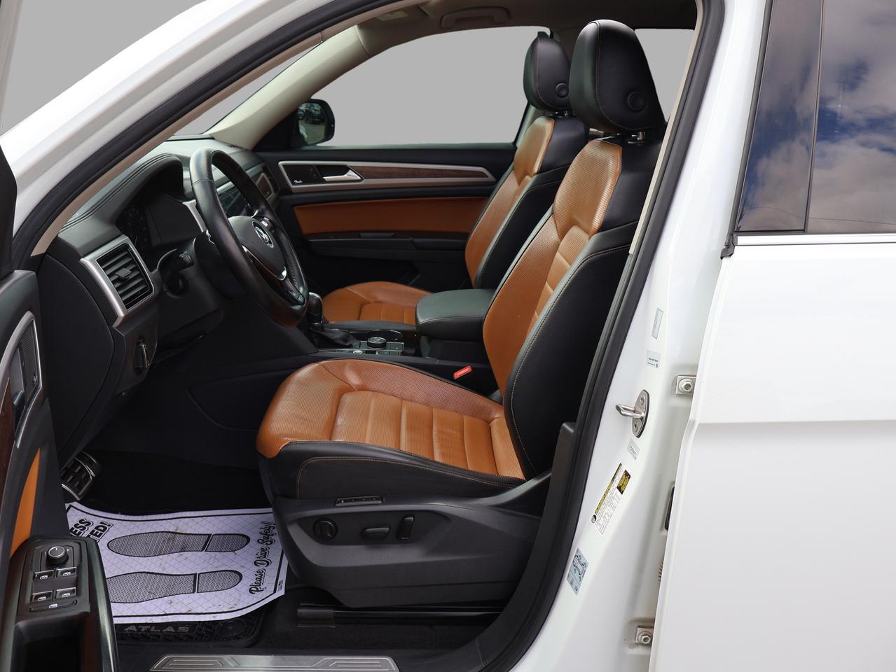 2018 Volkswagen Atlas EXECLINE R-LINE 4MOTION *VW MAINTAIN* CAMERA NAV BLUETOOTH LEATHER HEATED SEATS PANO ROOF CRUISE ALLOYS Photo