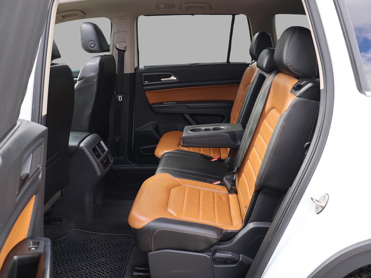 2018 Volkswagen Atlas EXECLINE R-LINE 4MOTION *VW MAINTAIN* CAMERA NAV BLUETOOTH LEATHER HEATED SEATS PANO ROOF CRUISE ALLOYS Photo