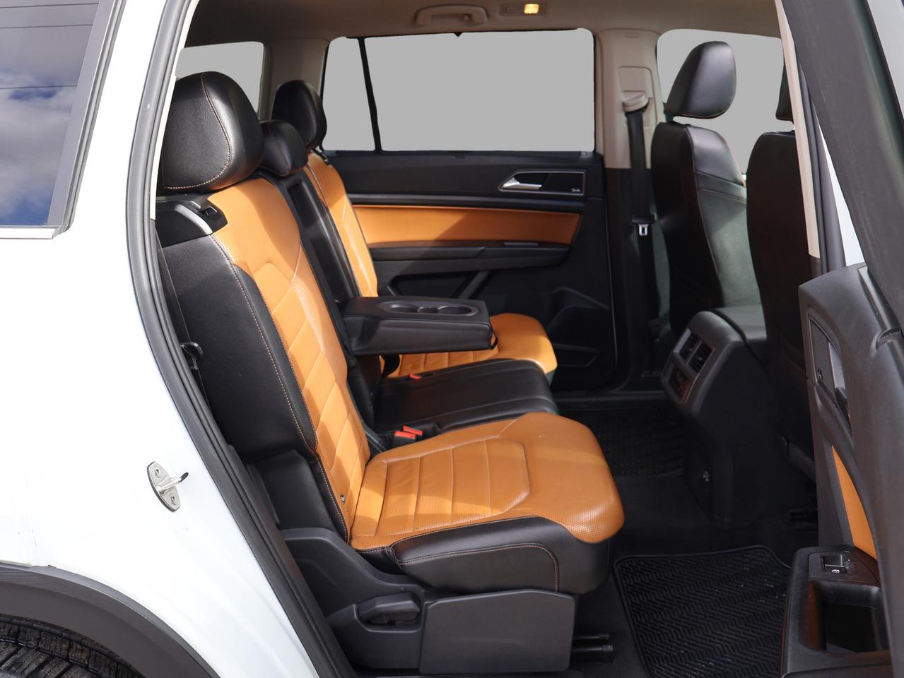 2018 Volkswagen Atlas EXECLINE R-LINE 4MOTION *VW MAINTAIN* CAMERA NAV BLUETOOTH LEATHER HEATED SEATS PANO ROOF CRUISE ALLOYS Photo