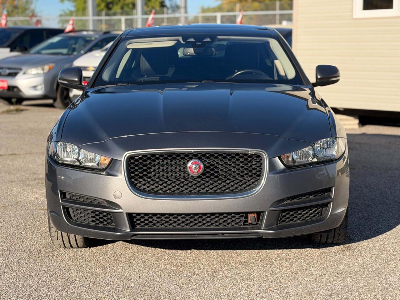 2017 Jaguar XE PRESTIGE Photo5