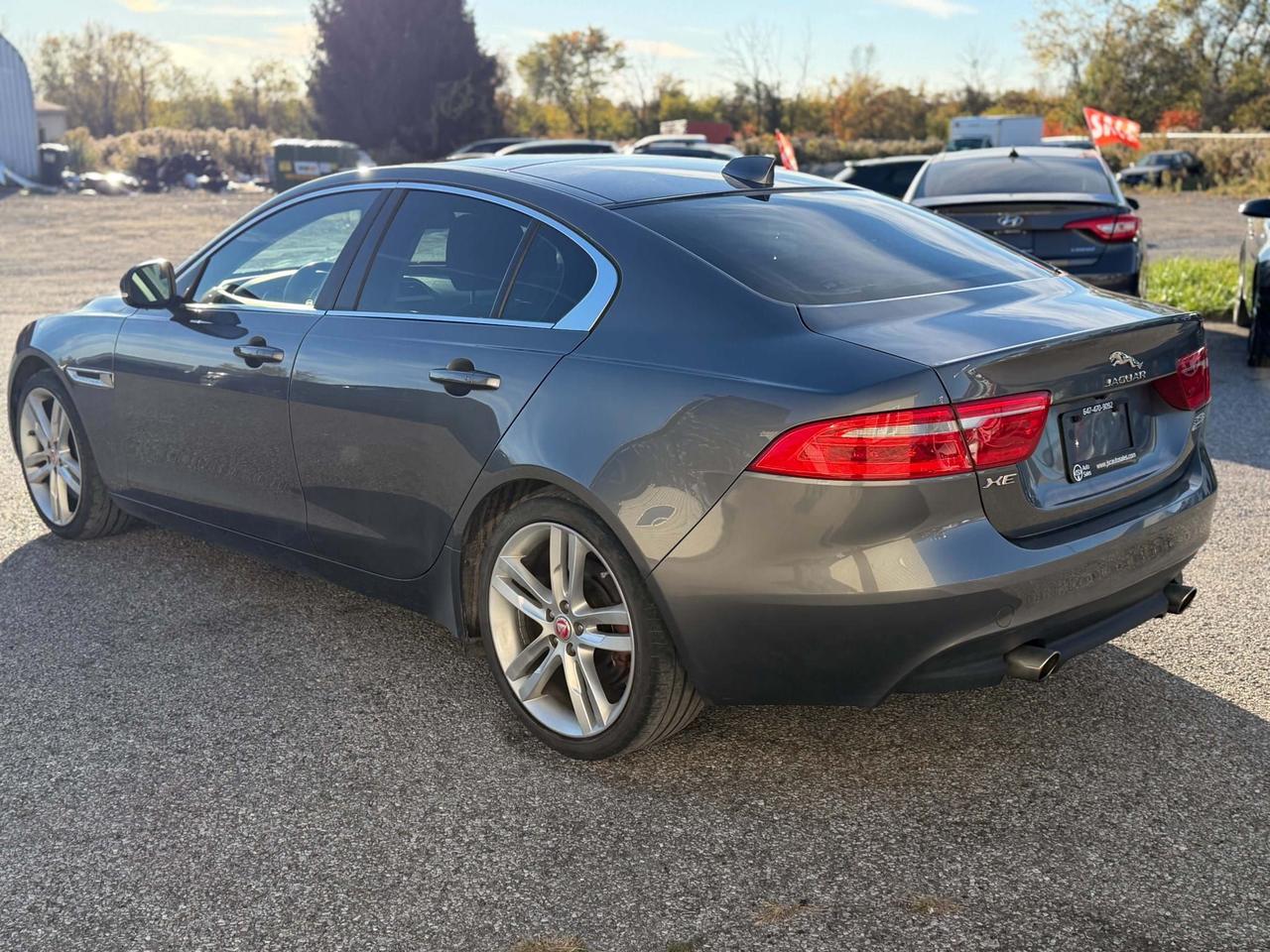 2017 Jaguar XE PRESTIGE Photo