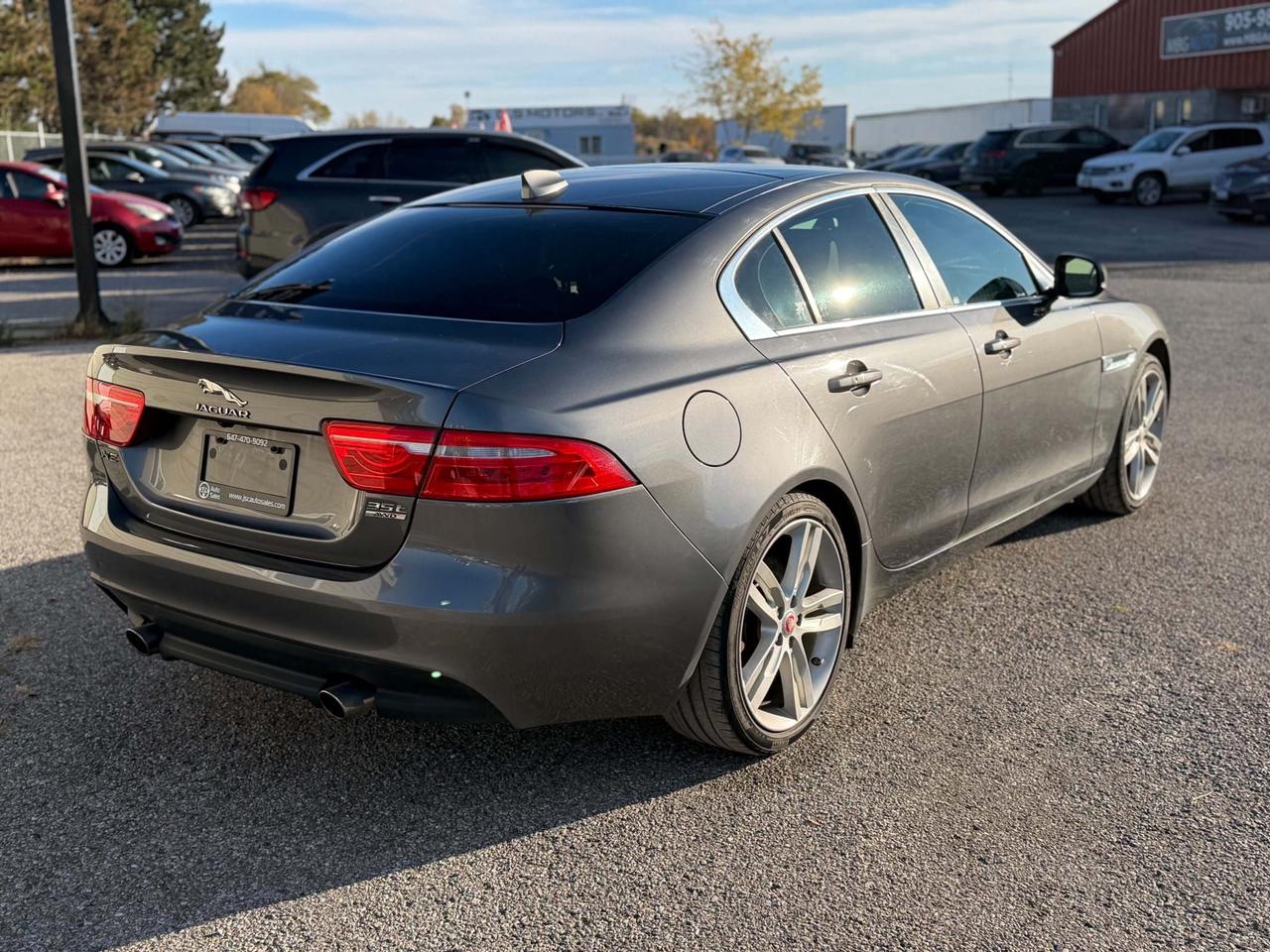 2017 Jaguar XE PRESTIGE Photo