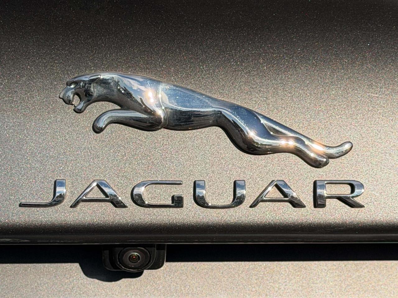 2017 Jaguar XE PRESTIGE Photo