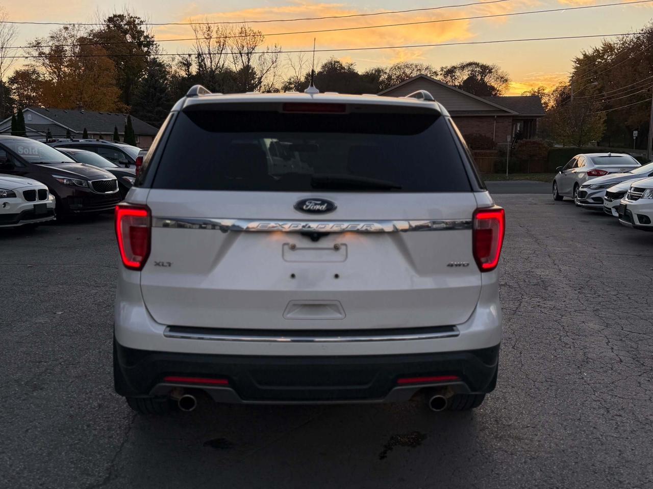 2018 Ford Explorer XLT 4WD Photo
