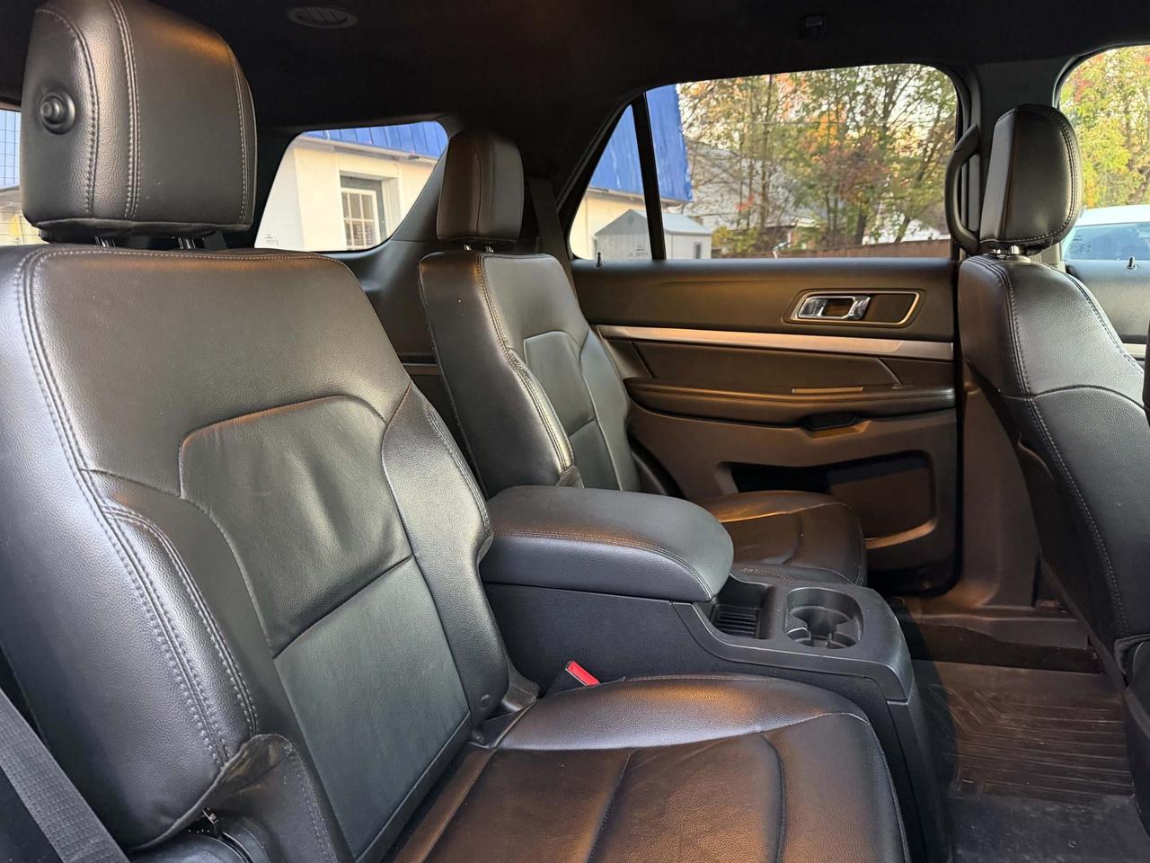 2018 Ford Explorer XLT 4WD Photo