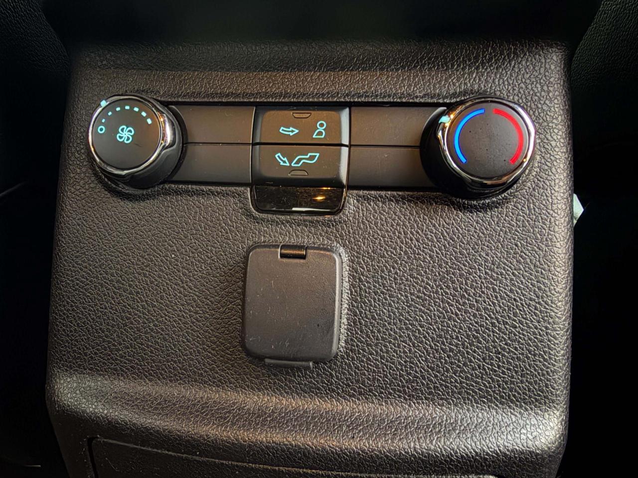 2018 Ford Explorer XLT 4WD Photo