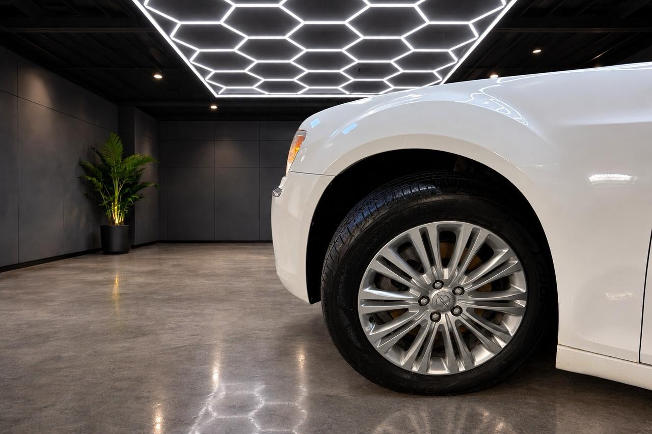 2014 Chrysler 300 4DR SDN AWD Photo