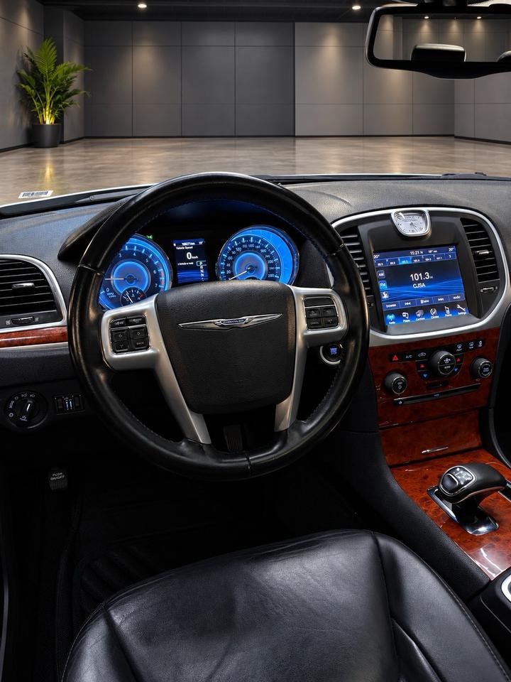 2014 Chrysler 300 4DR SDN AWD Photo