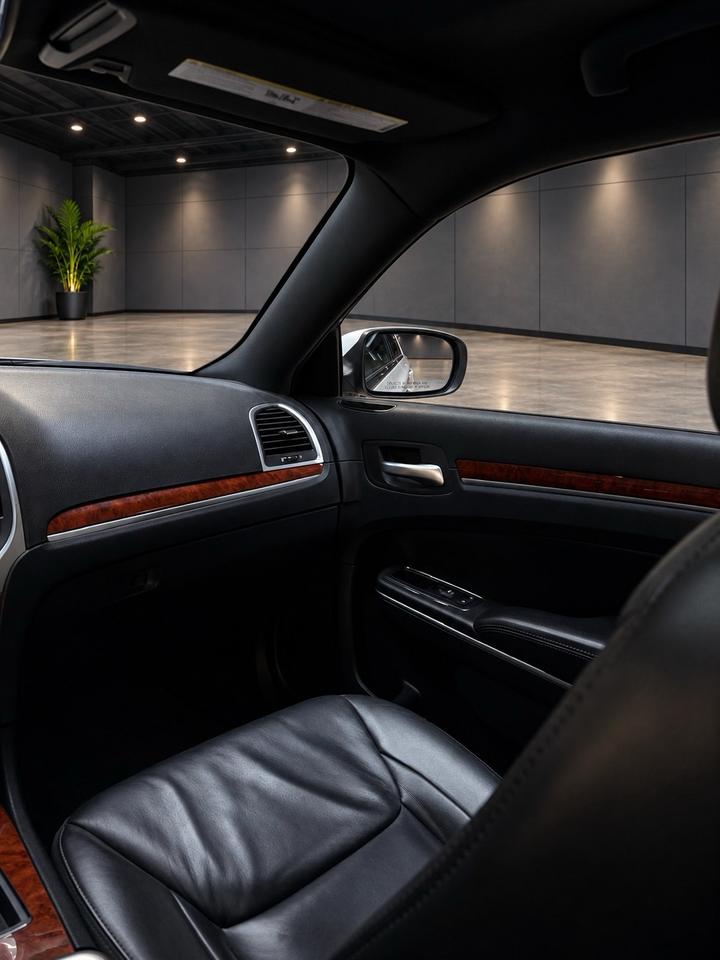 2014 Chrysler 300 4DR SDN AWD Photo