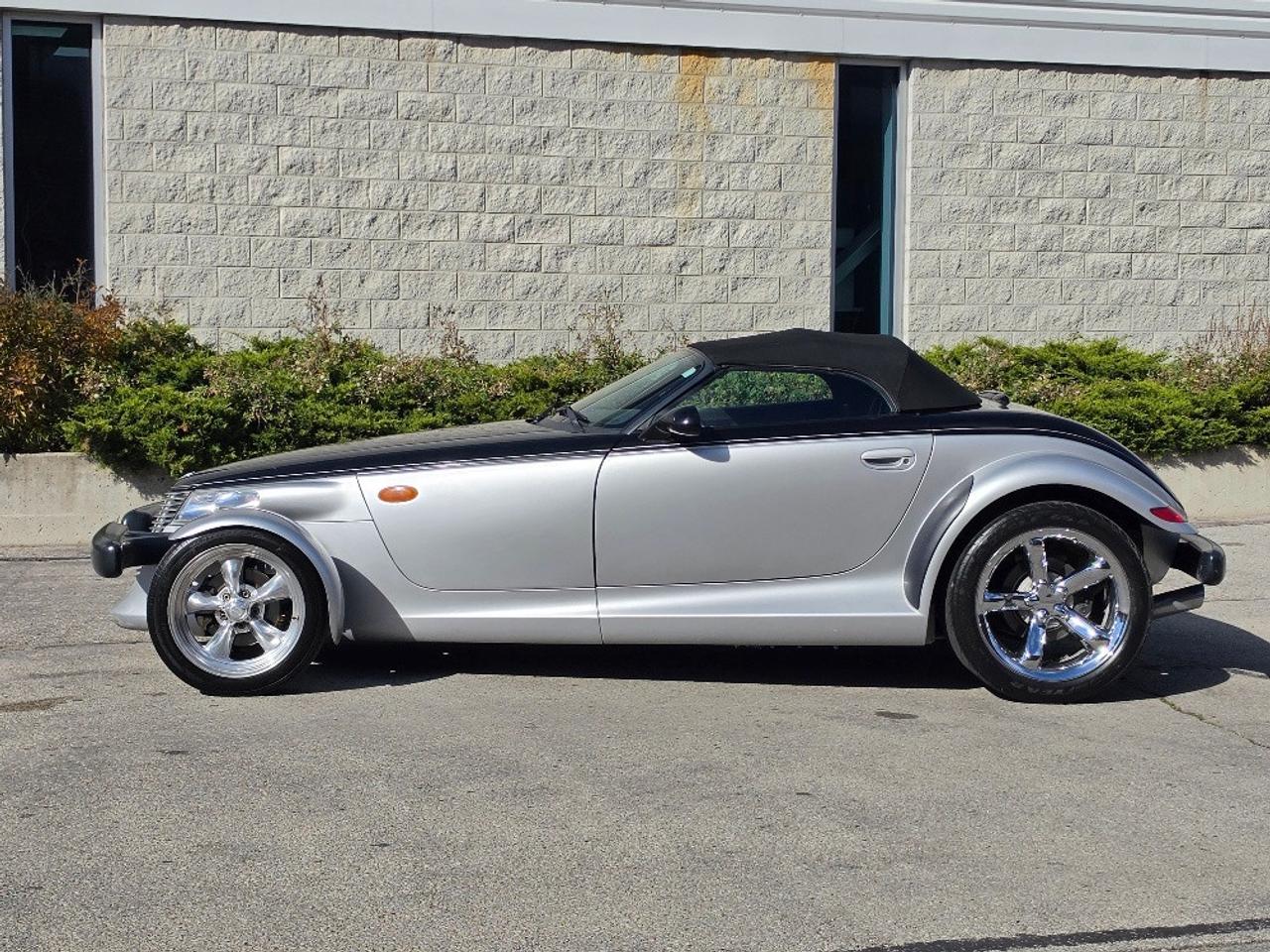 2001 Plymouth Prowler ROADSTER- CANADIAN CAR-NO ACCIDENTS Photo2