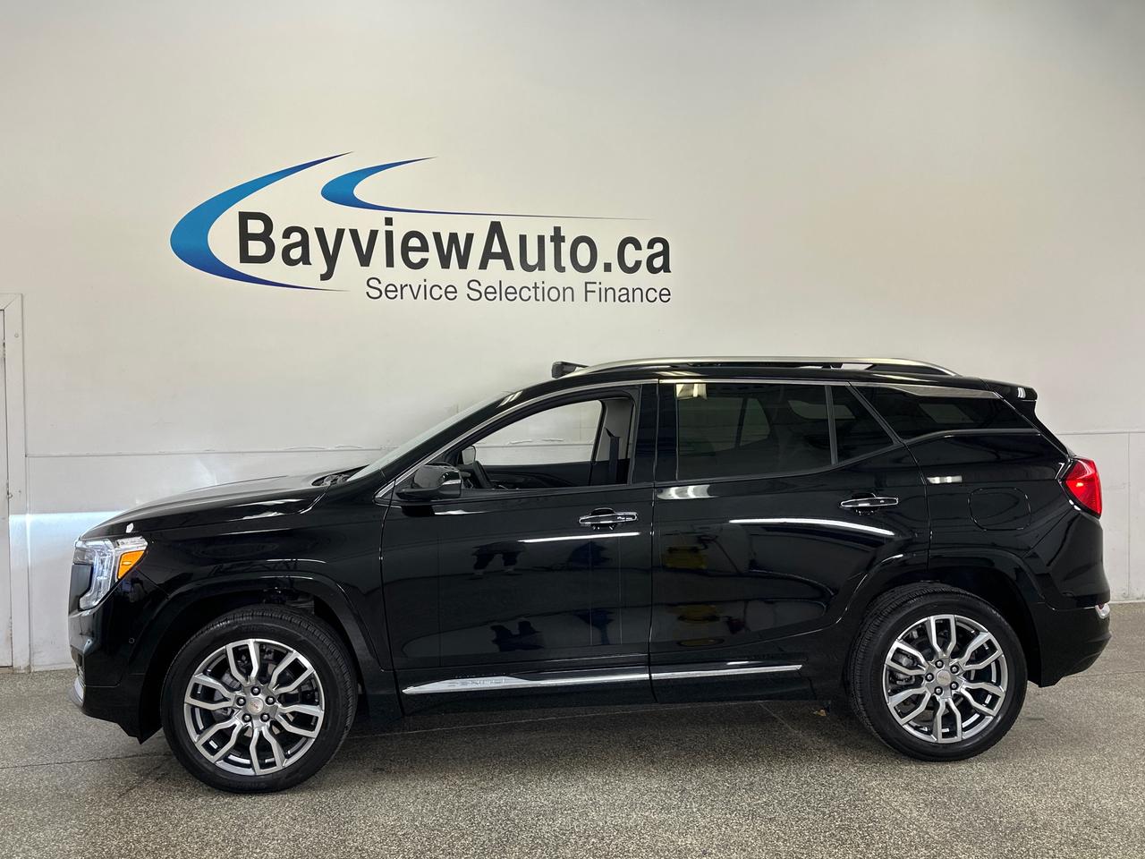 2024 GMC Terrain Denali DENALI/AWD/PANOROOF/16000KM/LEATHER/NAV/OFF 1 OWNER LEASE! Photo