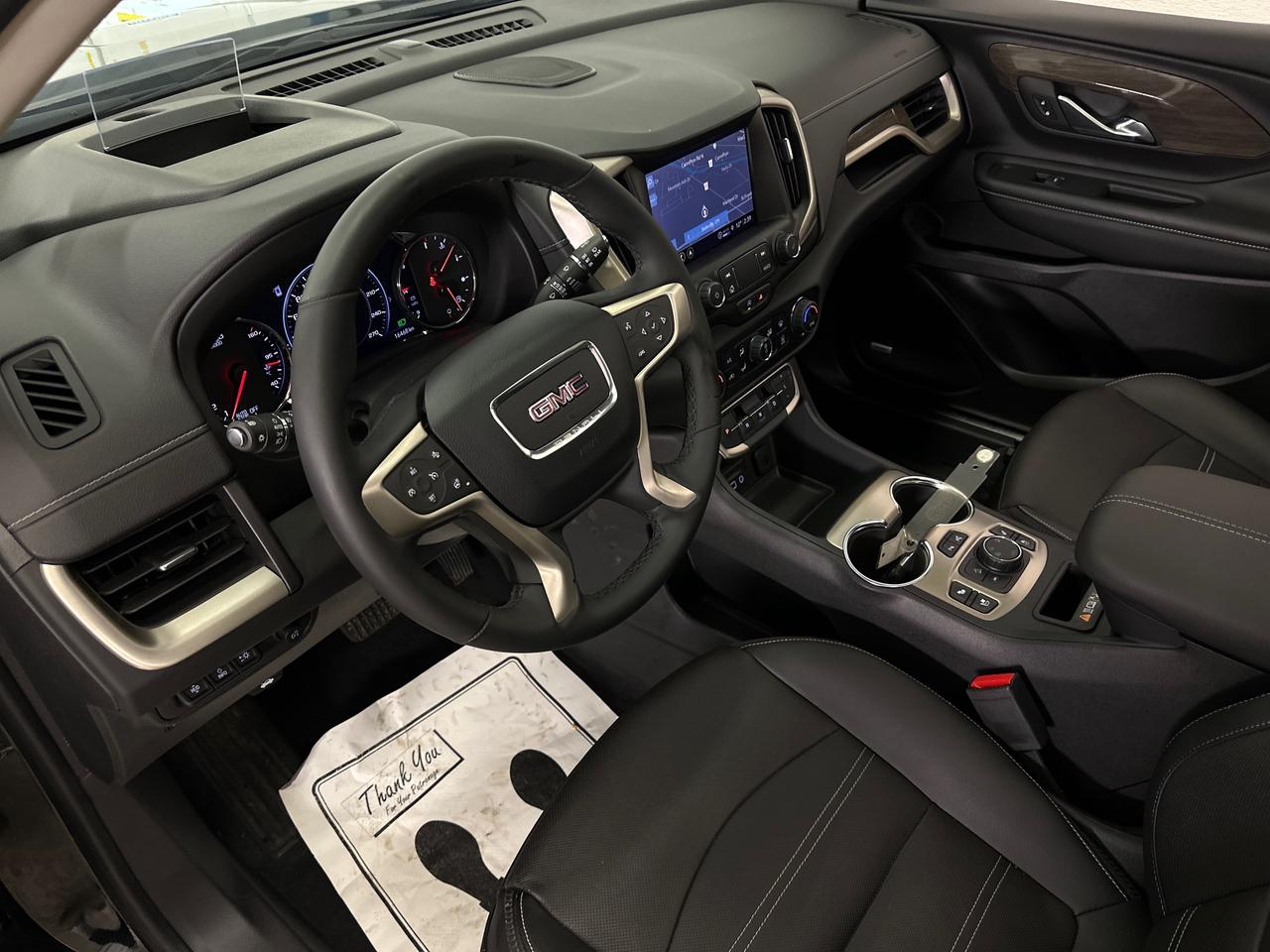 2024 GMC Terrain Denali DENALI/AWD/PANOROOF/16000KM/LEATHER/NAV/OFF 1 OWNER LEASE! Photo