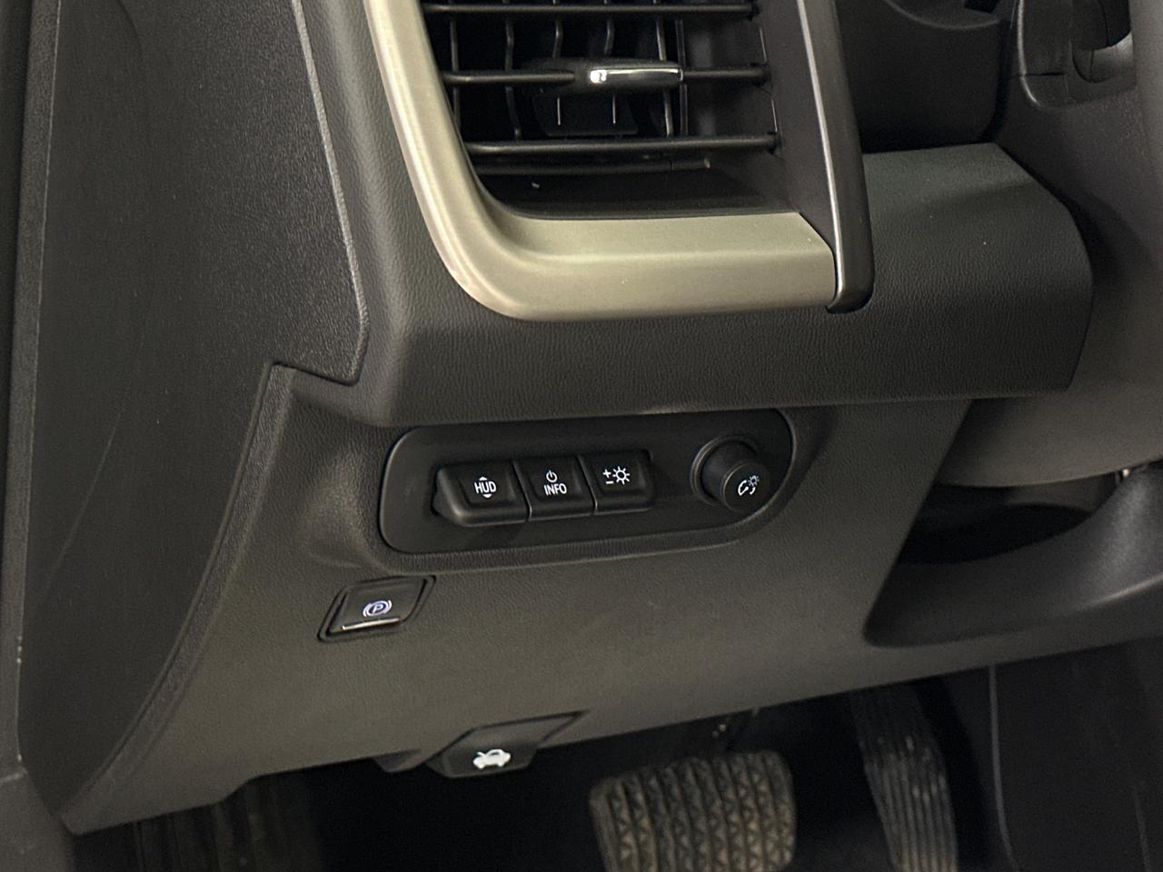2024 GMC Terrain Denali DENALI/AWD/PANOROOF/16000KM/LEATHER/NAV/OFF 1 OWNER LEASE! Photo