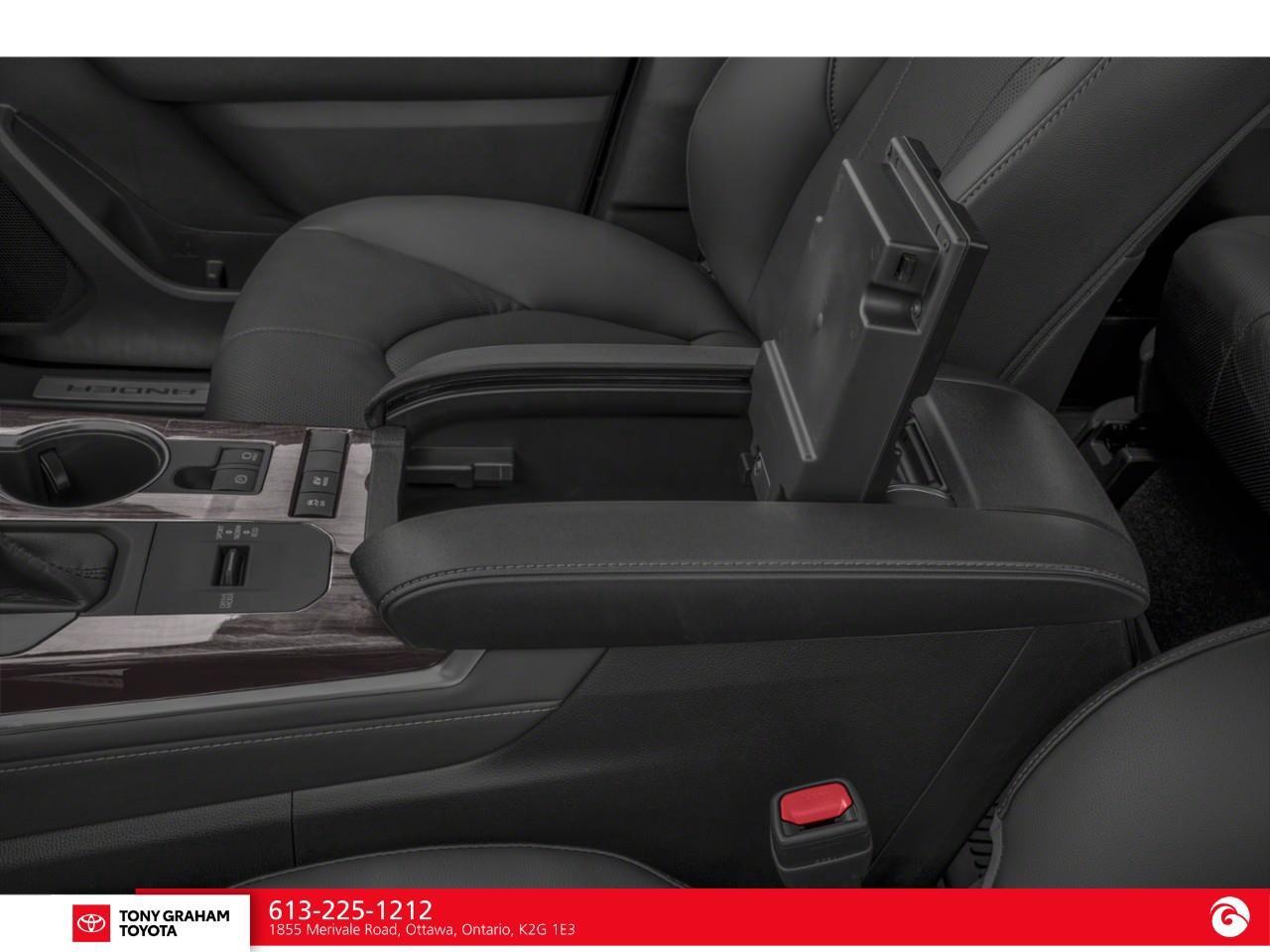 2022 Toyota Highlander Hybrid Limited Photo