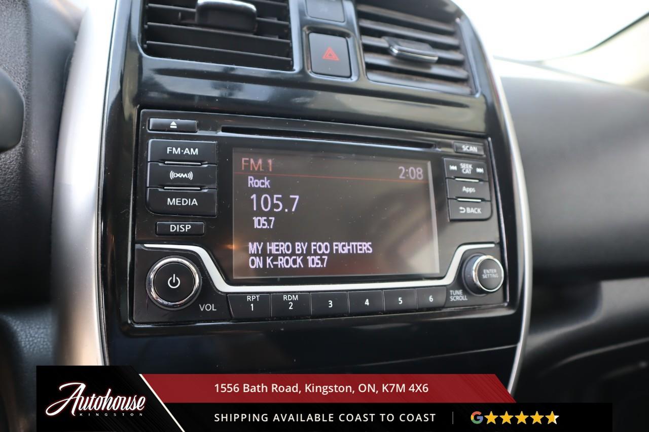 2015 Nissan Versa Note 1.6 SV ONLY 120,300 KM! Photo