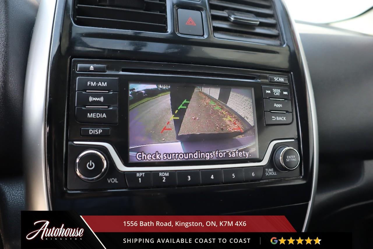 2015 Nissan Versa Note 1.6 SV ONLY 120,300 KM! Photo