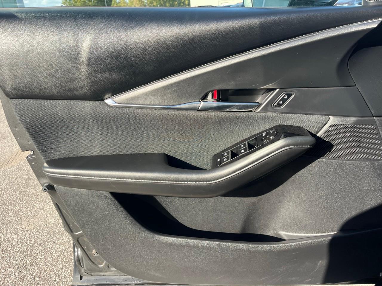 2024 Mazda CX-30 GS Heated Front Seats & Heated Steering Wheel | Apple CarPlay & Android Auto | Adaptive Cruise Control Photo