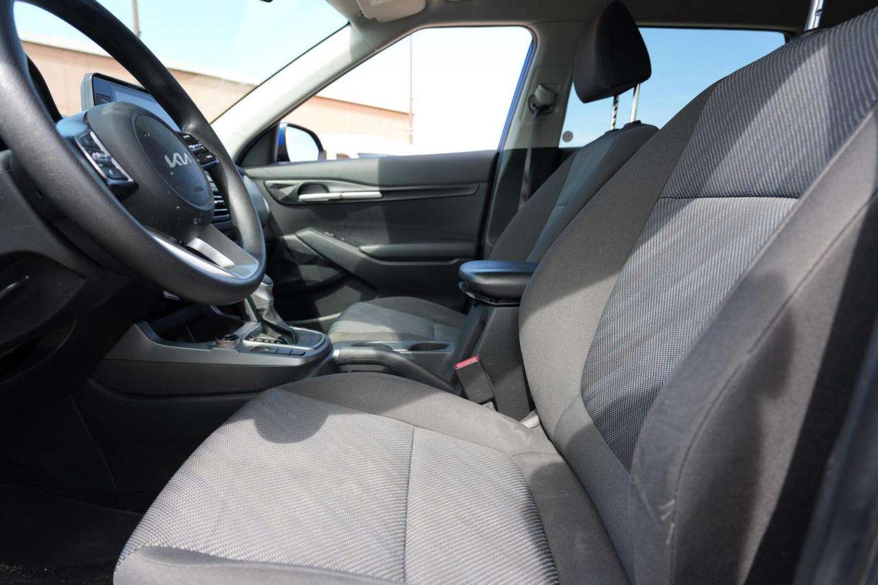 2022 Kia Seltos LX FWD GREAT ON GAS HEATED SEATS Photo