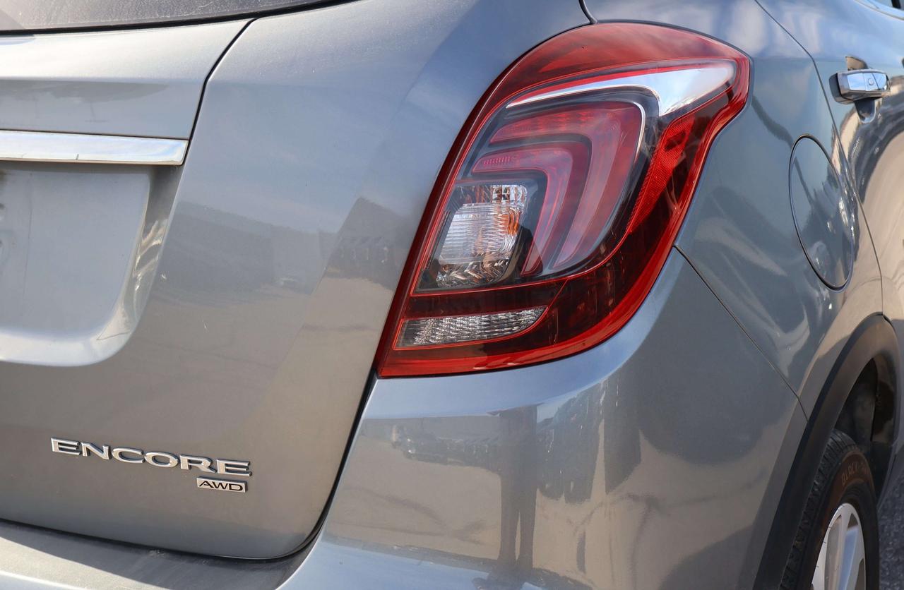 2020 Buick Encore Preferred Photo2