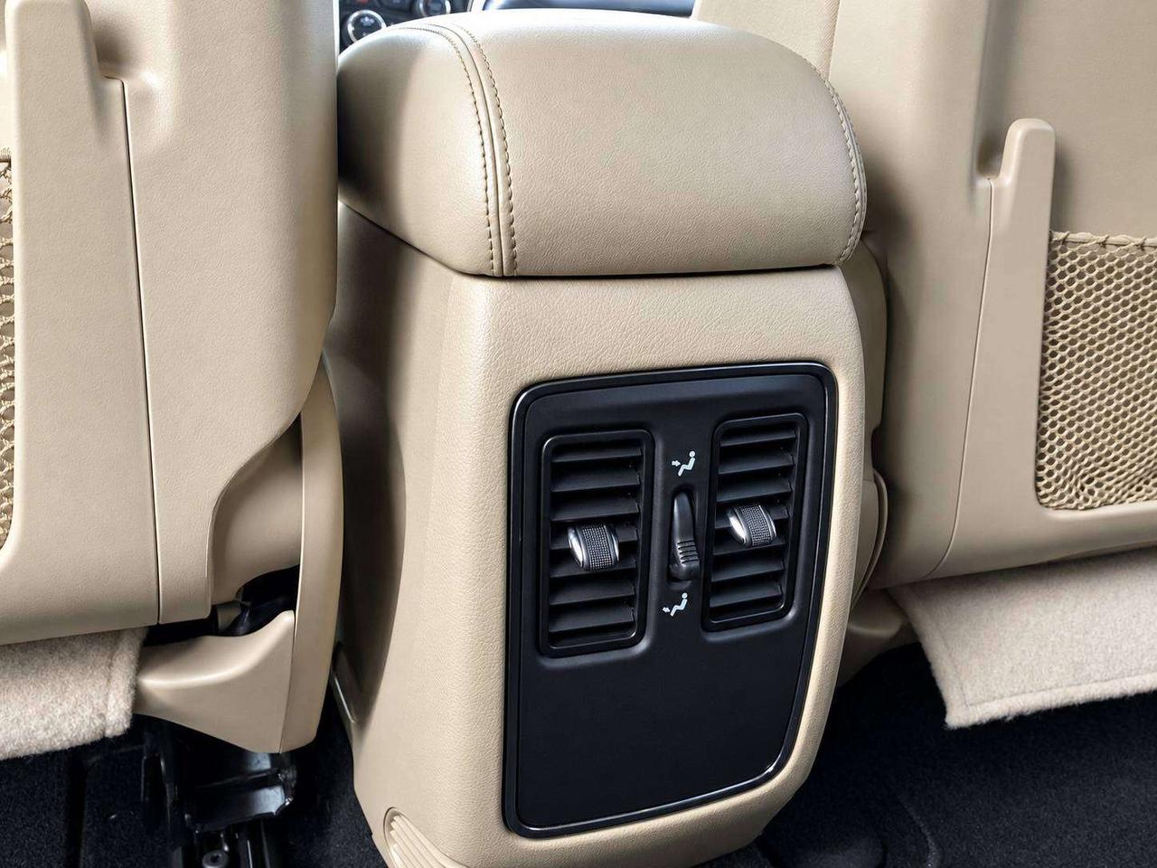 2019 Jeep Grand Cherokee Laredo | Certified | CarPlay | Blind Spot | 4X4 Photo