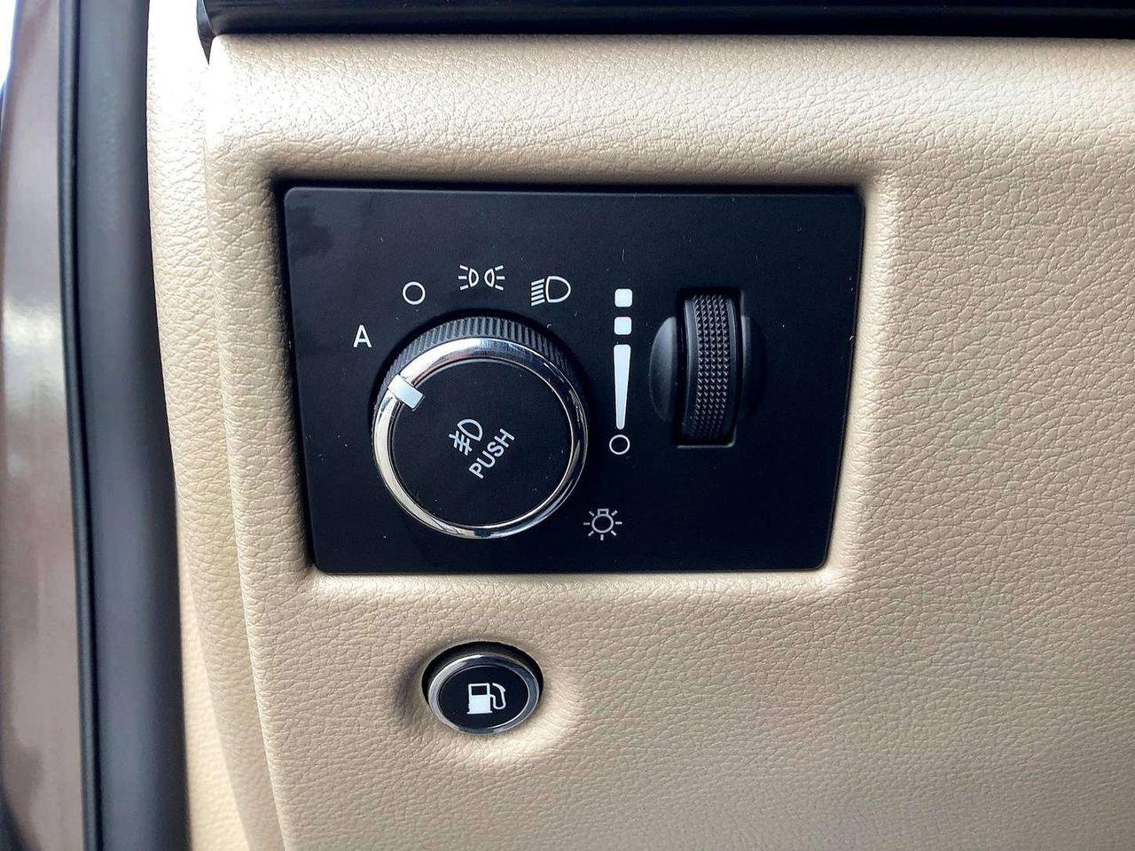 2019 Jeep Grand Cherokee Laredo | Certified | CarPlay | Blind Spot | 4X4 Photo