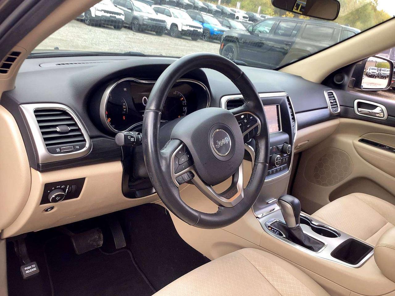 2019 Jeep Grand Cherokee Laredo | Certified | CarPlay | Blind Spot | 4X4 Photo