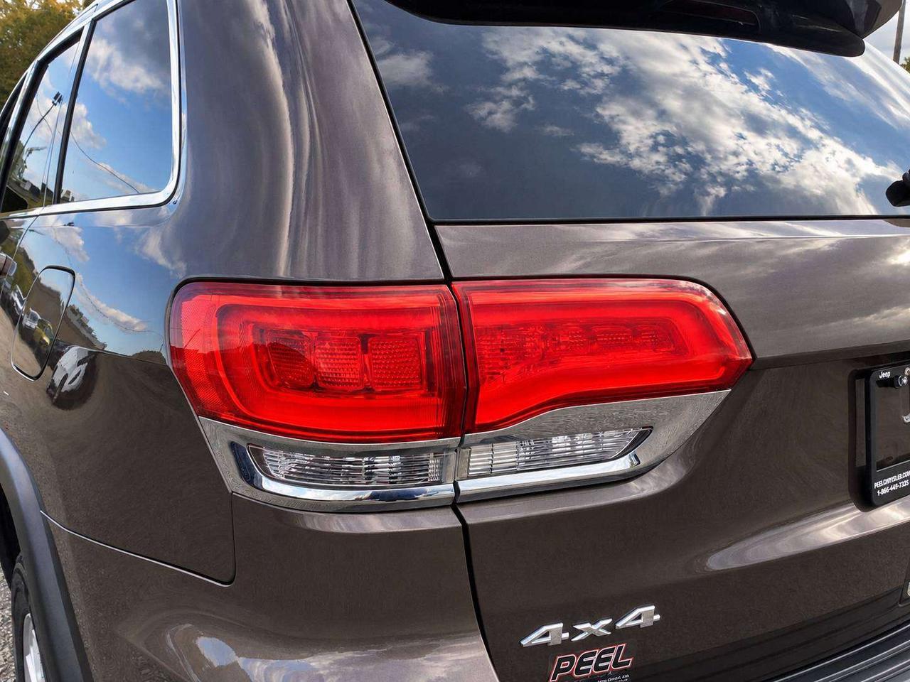 2019 Jeep Grand Cherokee Laredo | Certified | CarPlay | Blind Spot | 4X4 Photo