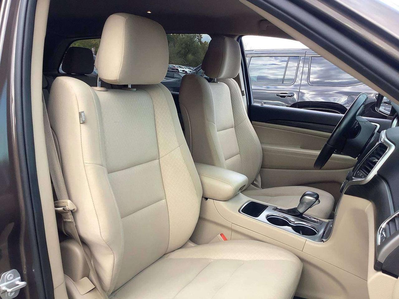 2019 Jeep Grand Cherokee Laredo | Certified | CarPlay | Blind Spot | 4X4 Photo