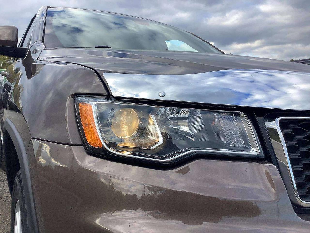 2019 Jeep Grand Cherokee Laredo | Certified | CarPlay | Blind Spot | 4X4 Photo