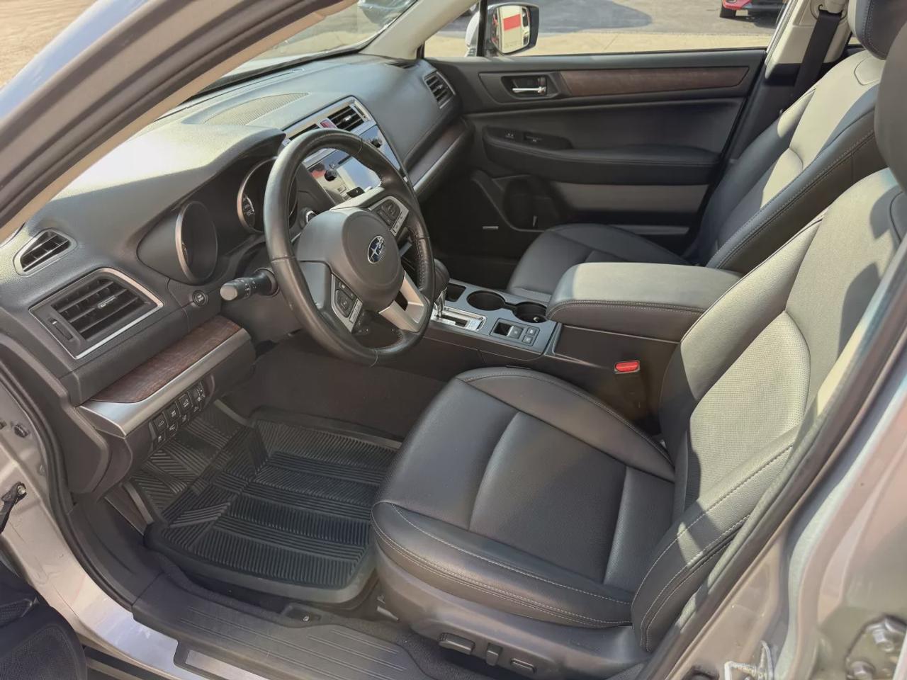 2016 Subaru Outback 2.5i w/Limited Pkg | LOW KMS | AWD | Automatic | Alloy Wheels | Leather Seats | Heated Seats | Sunroof | Navigation Photo