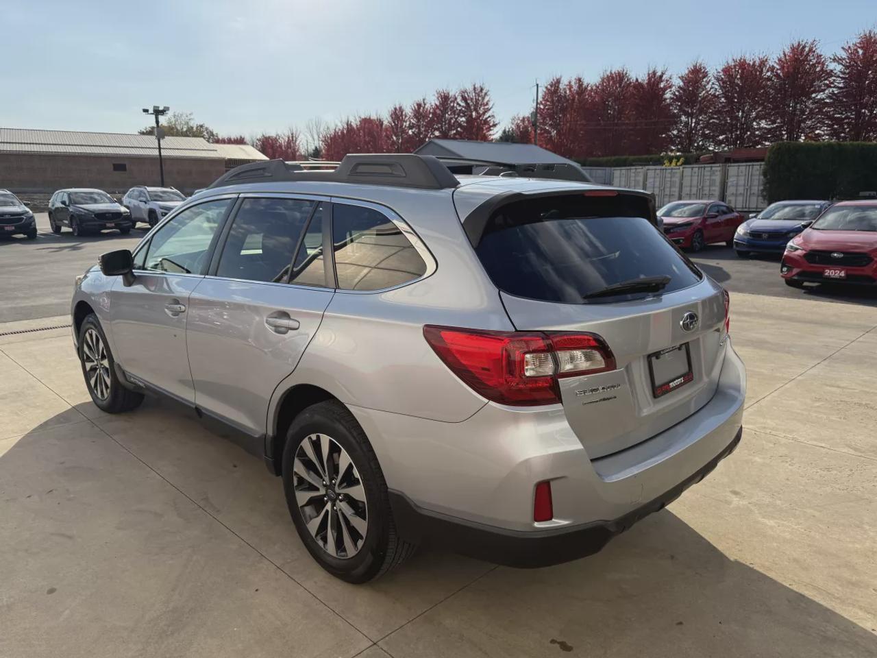 2016 Subaru Outback 2.5i w/Limited Pkg | LOW KMS | AWD | Automatic | Alloy Wheels | Leather Seats | Heated Seats | Sunroof | Navigation Photo