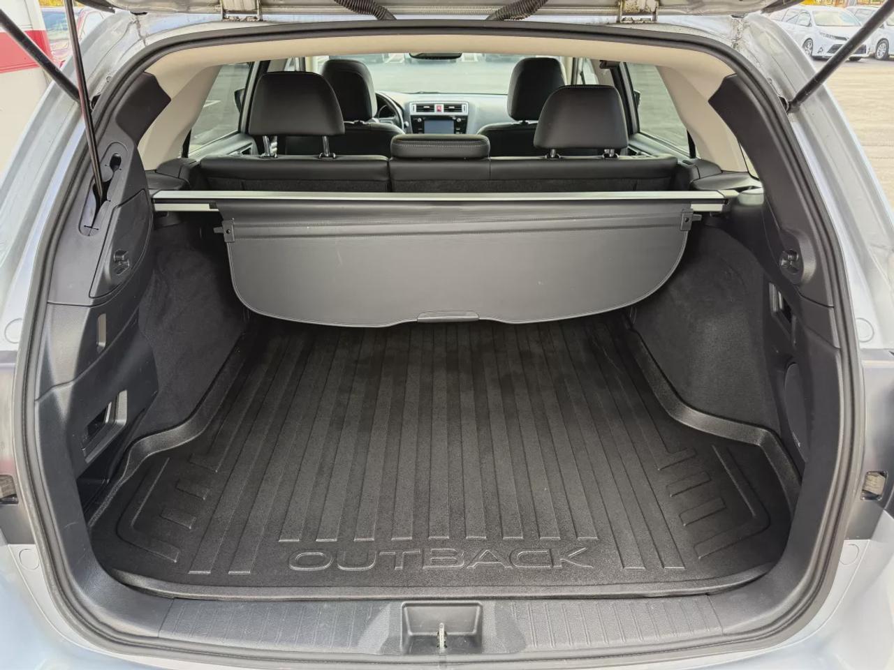 2016 Subaru Outback 2.5i w/Limited Pkg | LOW KMS | AWD | Automatic | Alloy Wheels | Leather Seats | Heated Seats | Sunroof | Navigation Photo