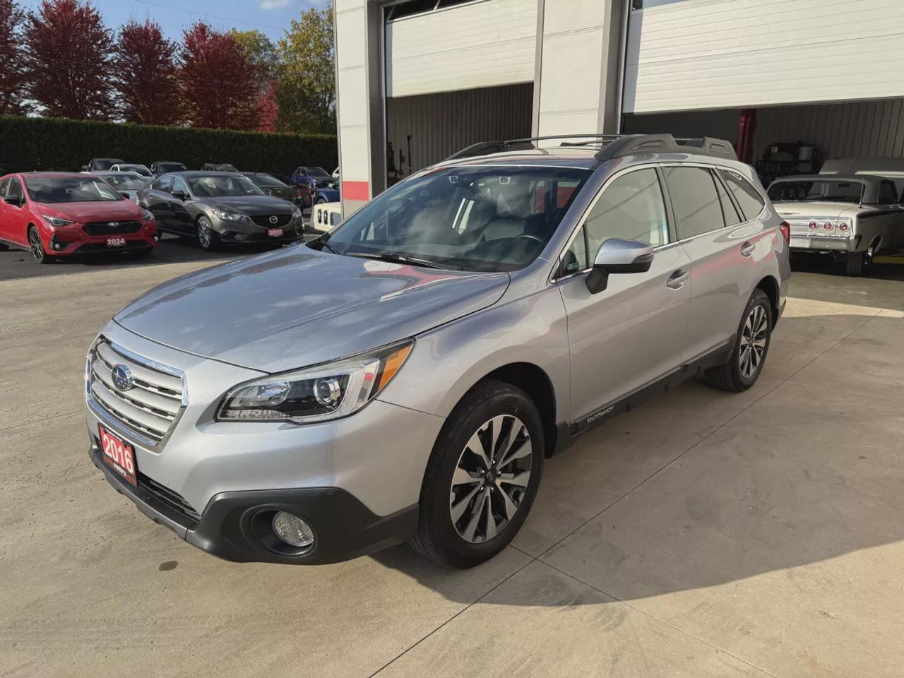 2016 Subaru Outback 2.5i w/Limited Pkg | LOW KMS | AWD | Automatic | Alloy Wheels | Leather Seats | Heated Seats | Sunroof | Navigation Photo