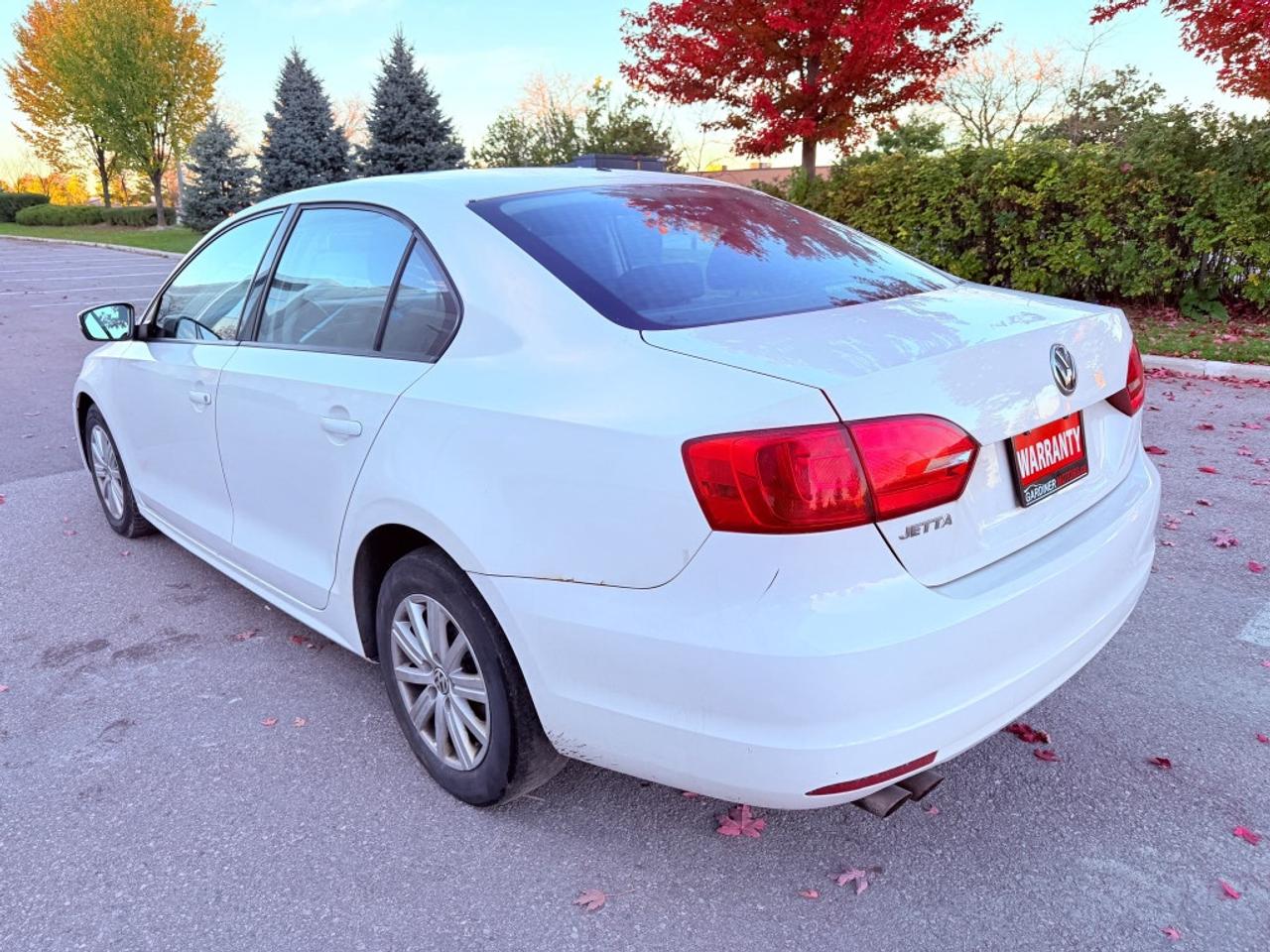 2012 Volkswagen Jetta 4dr 2.0L Auto Comfortline Photo