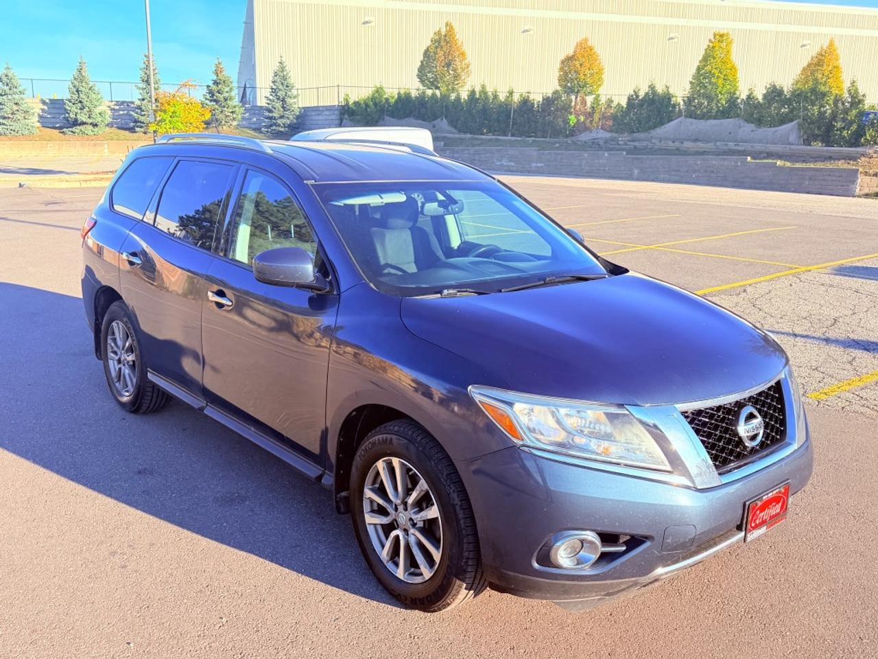 2015 Nissan Pathfinder Auto, 4WD, 3.5L 6cyl, Photo3