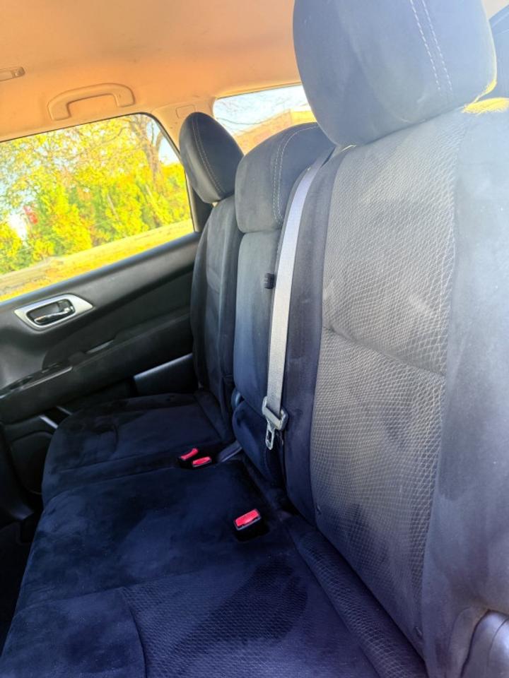 2015 Nissan Pathfinder Auto, 4WD, 3.5L 6cyl, Photo