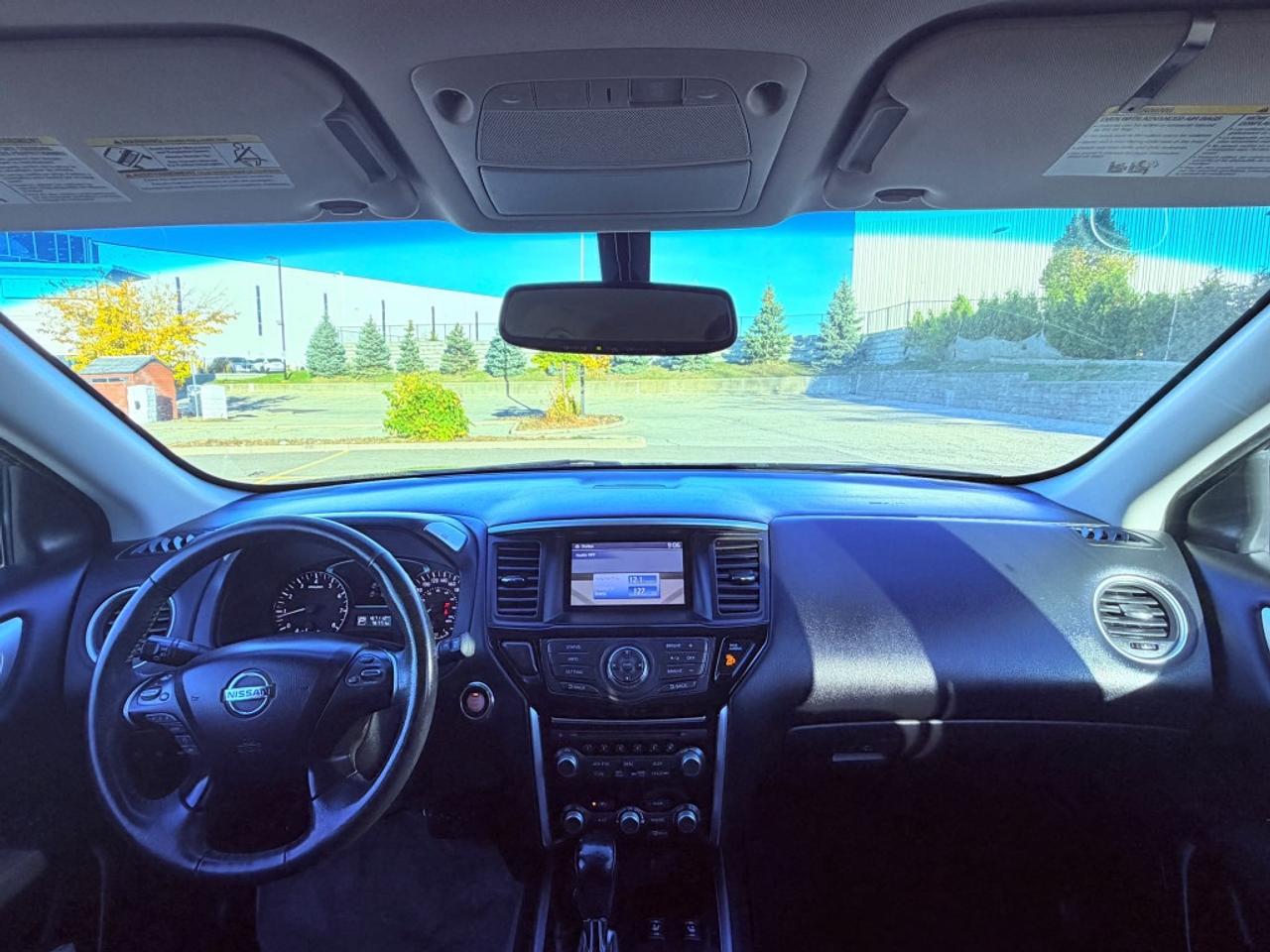 2015 Nissan Pathfinder Auto, 4WD, 3.5L 6cyl, Photo
