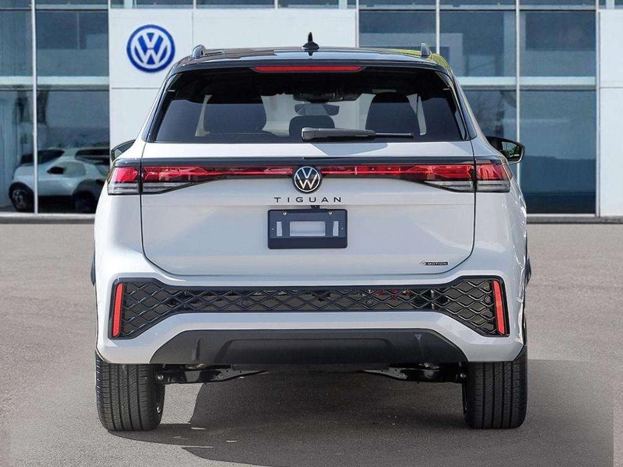 2027 Volkswagen Tiguan R-Line Black Edition Photo