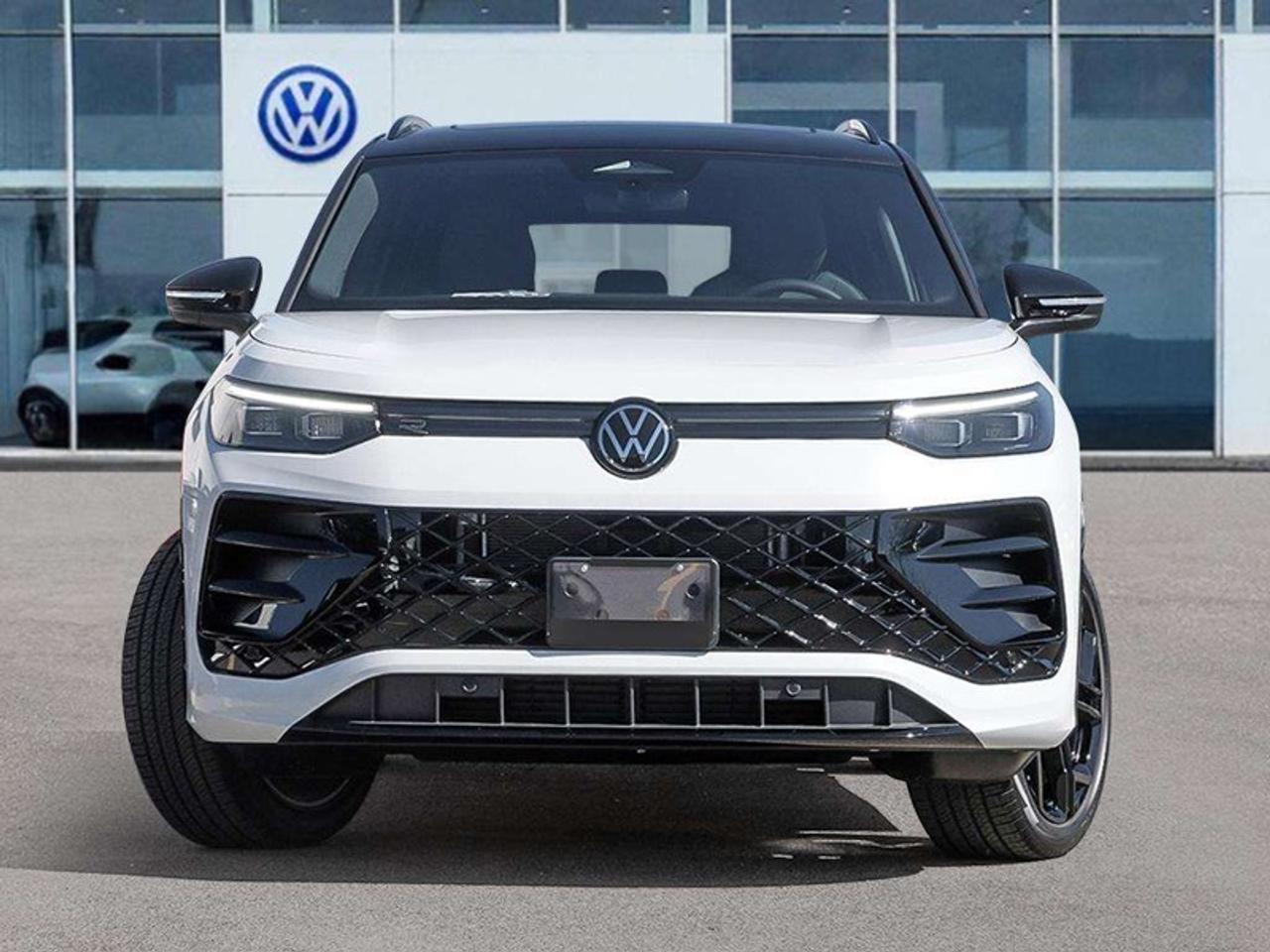 2027 Volkswagen Tiguan R-Line Black Edition Photo5
