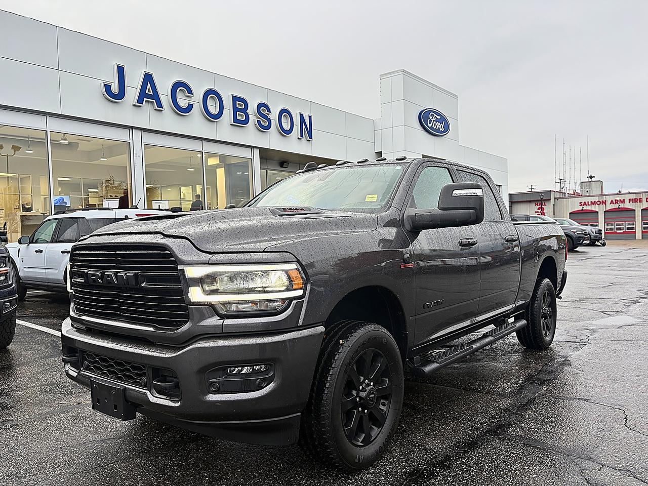 2024 RAM 3500 Laramie Photo0