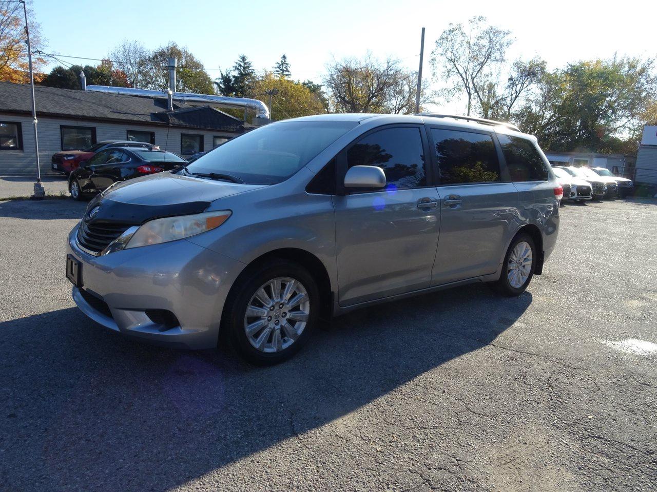 2012 Toyota Sienna LE  AWD Photo