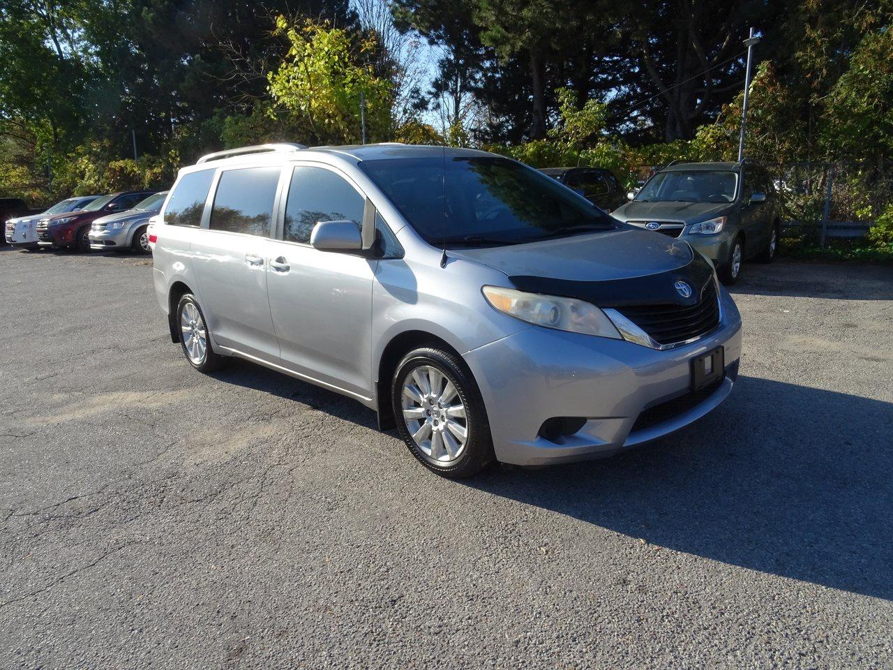 2012 Toyota Sienna LE  AWD Photo