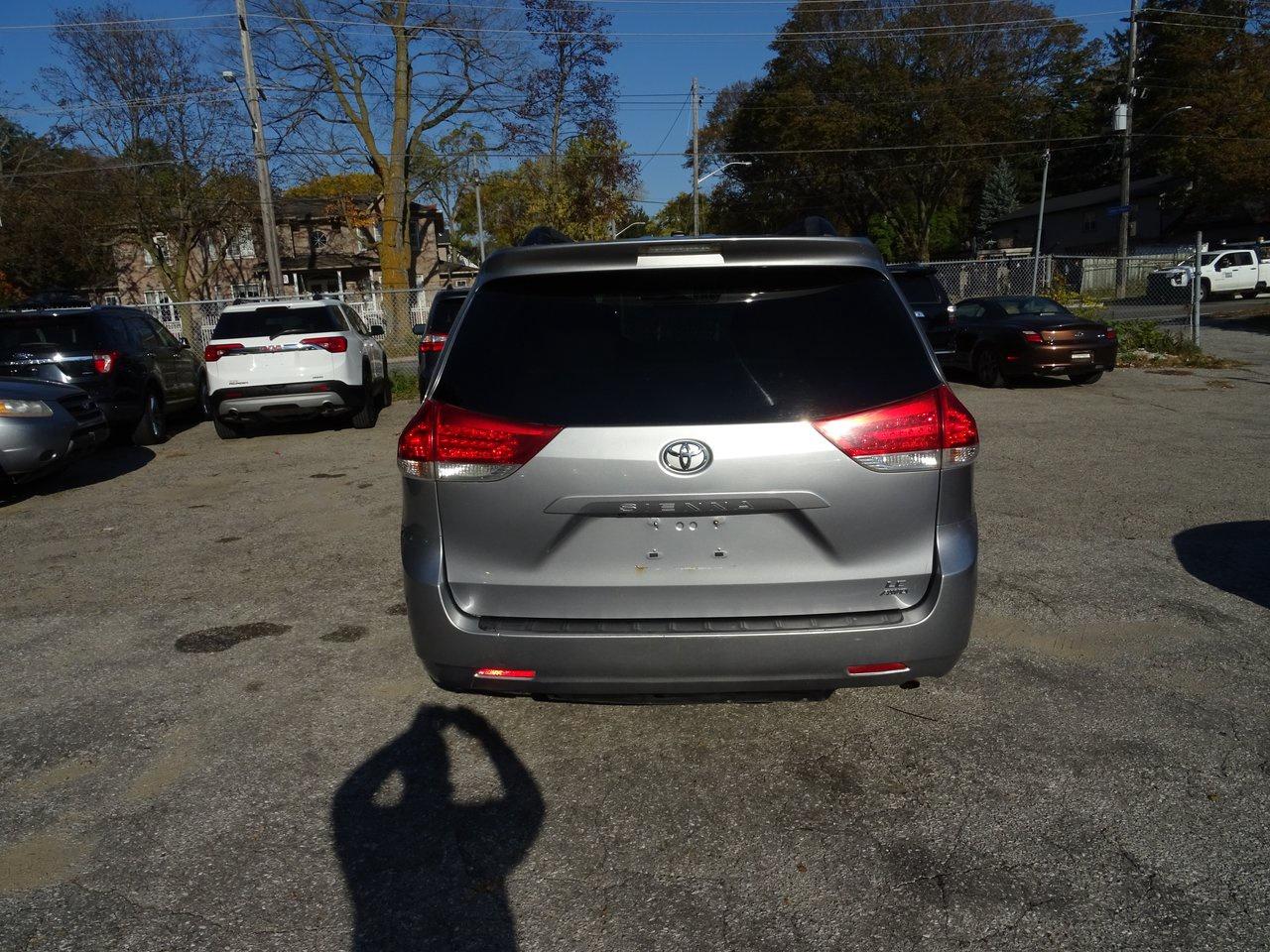 2012 Toyota Sienna LE  AWD Photo