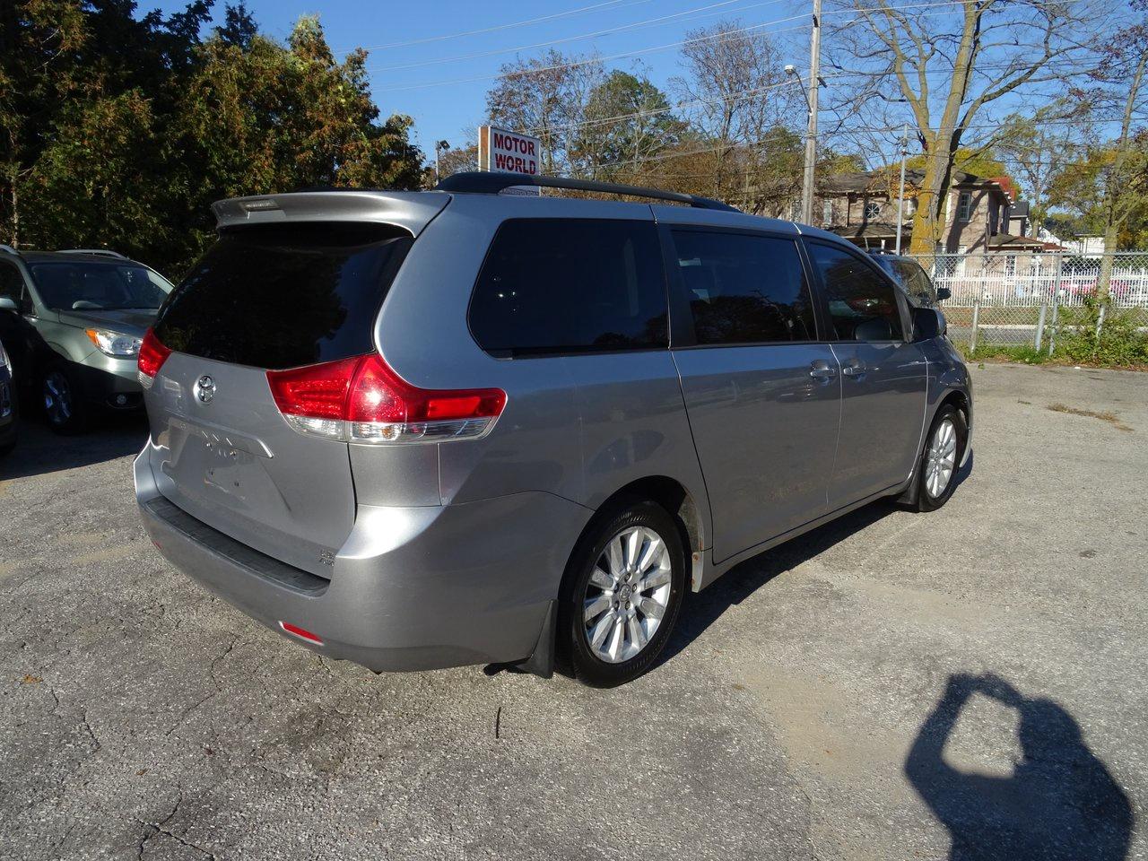 2012 Toyota Sienna LE  AWD Photo