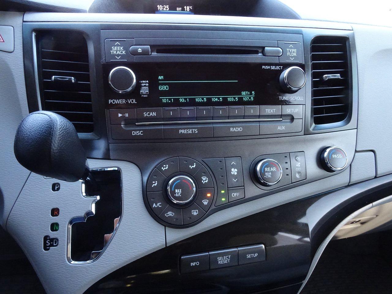 2012 Toyota Sienna LE  AWD Photo