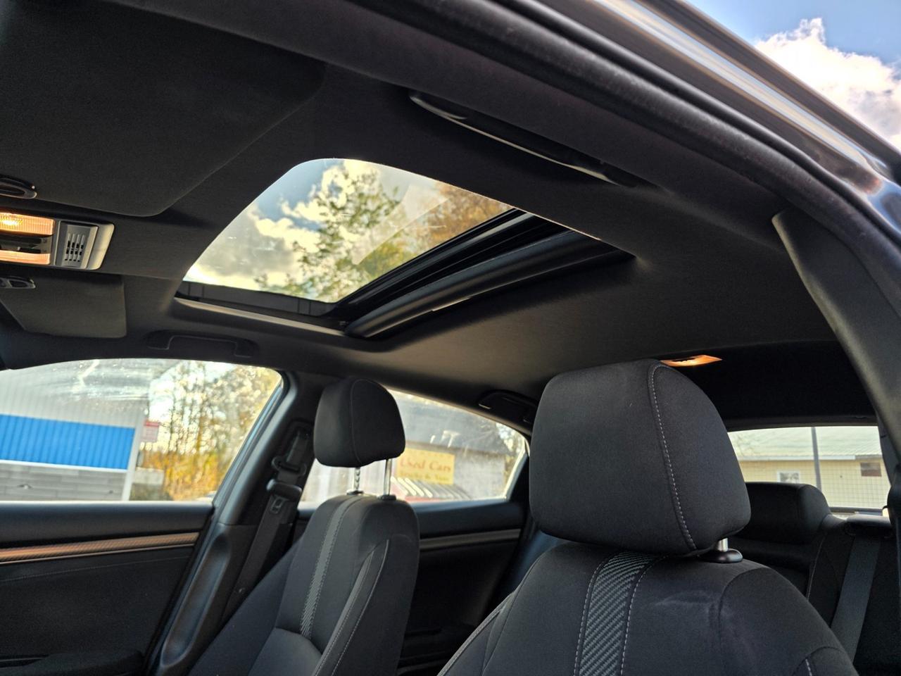 2017 Honda Civic Sport Photo