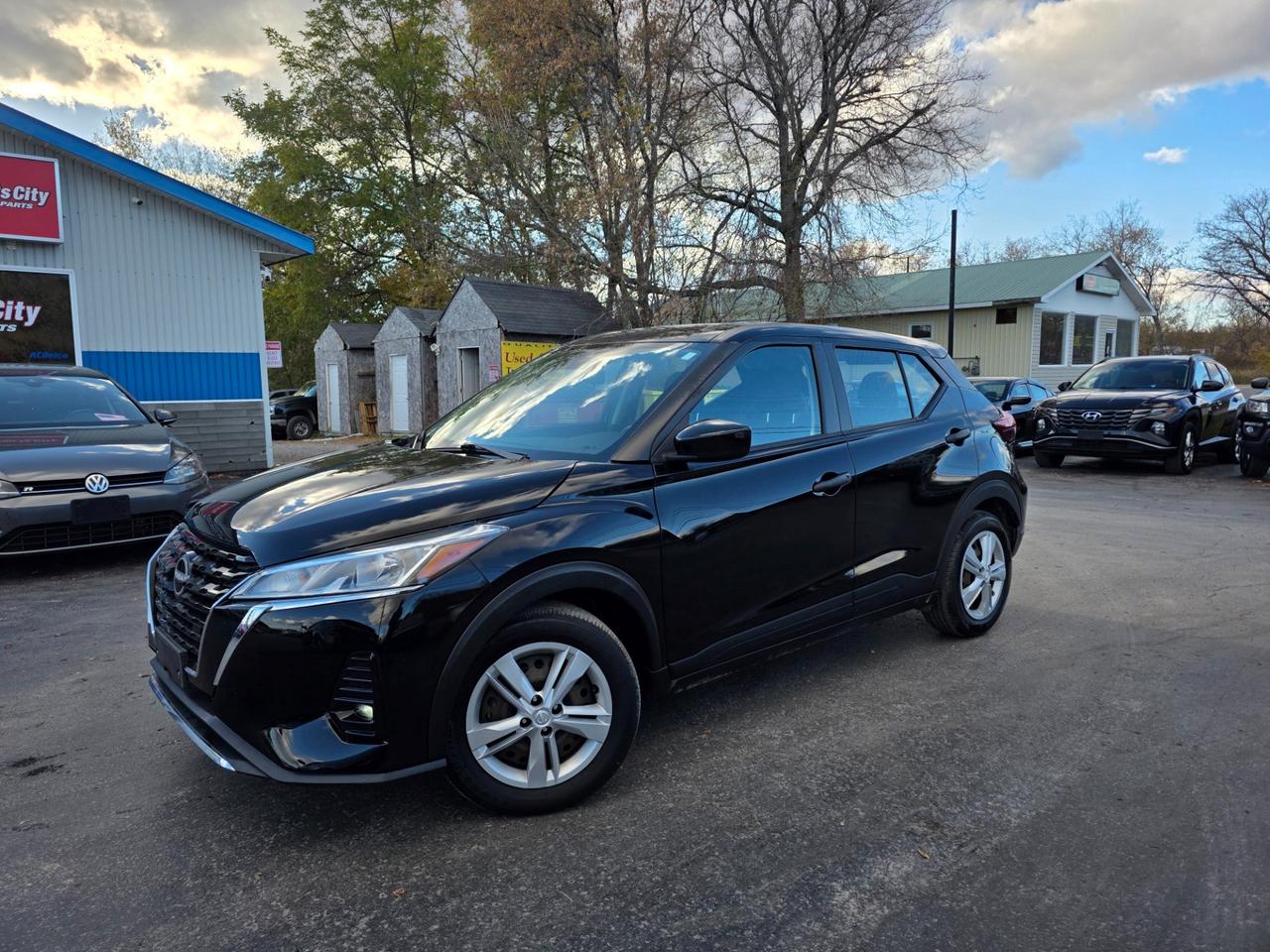 2022 Nissan Kicks S Photo