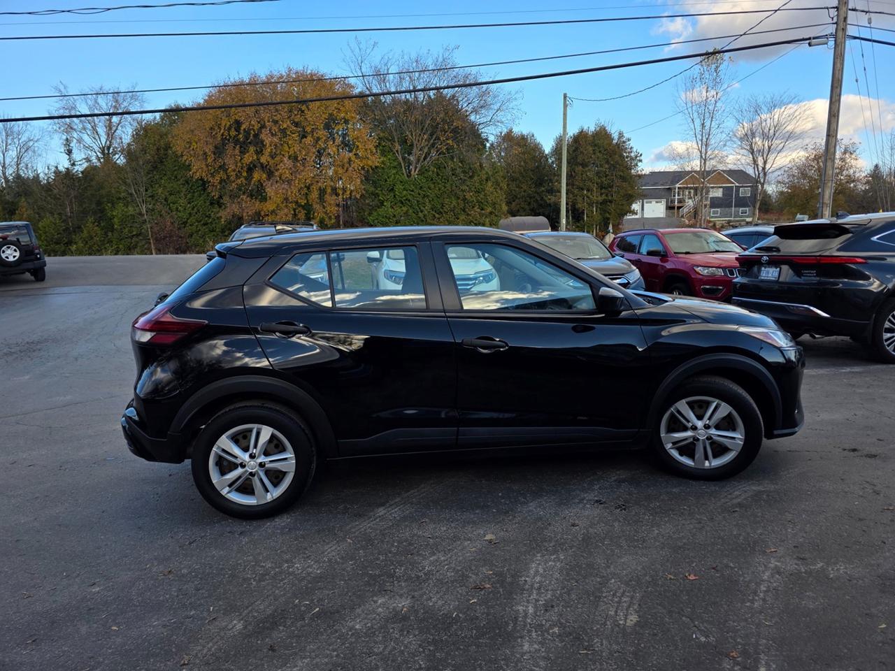 2022 Nissan Kicks S Photo